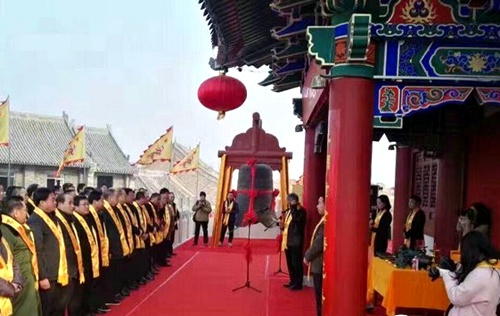置业公司董事长米国保陪同下,应陕西协和投资控股集团董事长成建礼,所