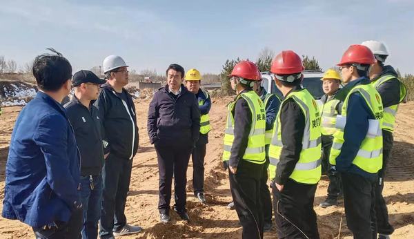 榆林科创新城建设有限公司总经理常应宏一行莅临科创新城市政一期工程