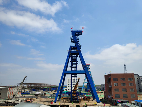 陕煤建设机电安装公司顺利完成西卓矿主立井井架安装