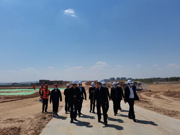 榆林市市委副书记市委党校校长李雄斌一行莅临榆林市委党校新校区项目