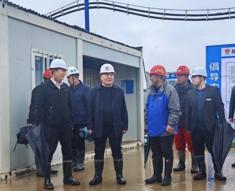 彬长集团副总经理万近矿莅临小庄煤矿义门风井项目35KV变电站工程现场视察指导工作