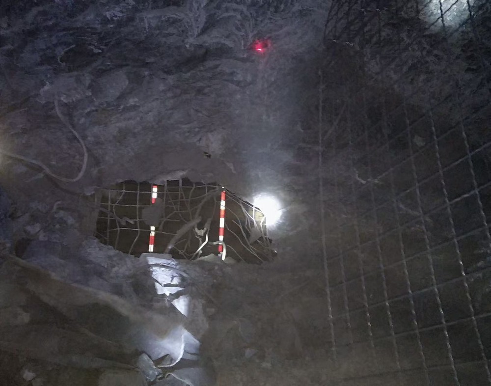 陕煤建设矿建二公司建庄项目抗灾排水泵房水仓硐室顺利贯通