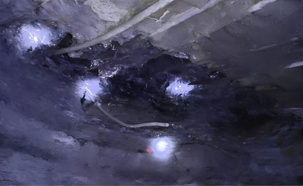 陕煤建设矿建二公司王峰部顺利揭开“双突”矿井“上山”煤底板