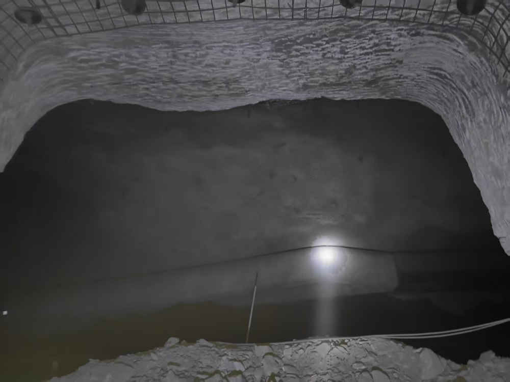 陕煤建设矿建三公司华龙项目部 专用回风巷与西翼回风巷顺利贯通