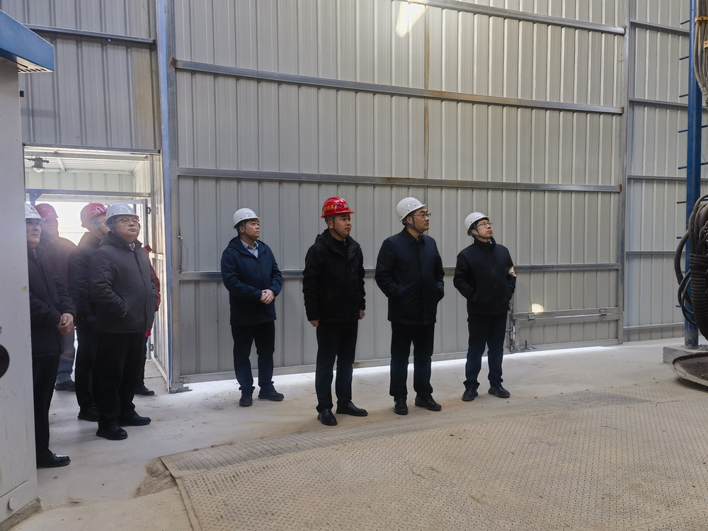 陕西彬长矿业集团有限公司董事长焦小年深入陕煤建设矿建二公司第一项目部检查指导工作