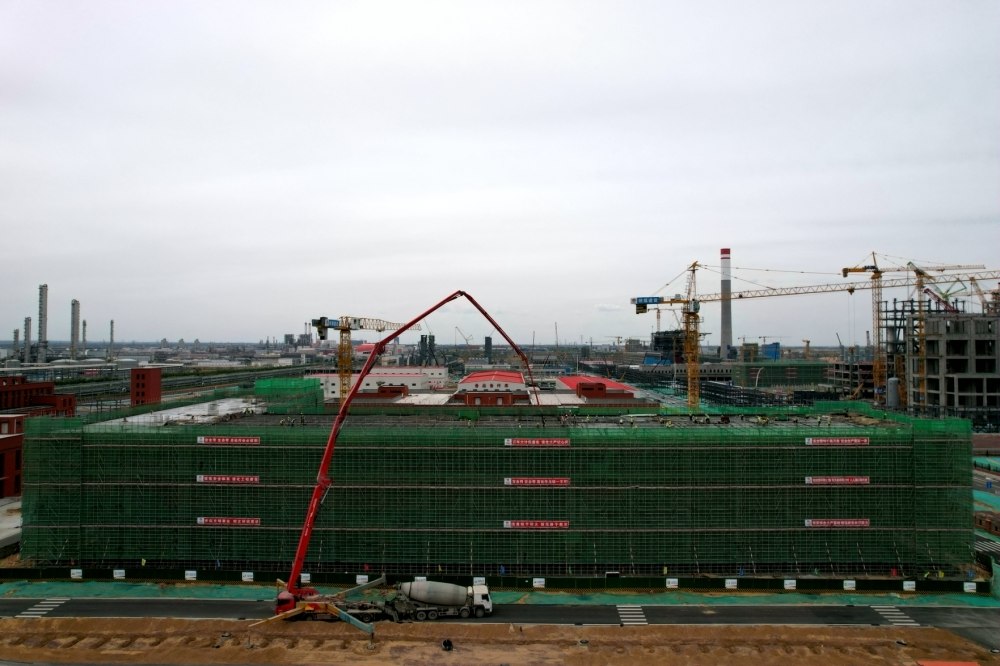 陕煤建设铜煤公司:榆林化学二期分析化验楼主体顺利封顶