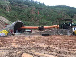 矿建二公司车村项目部抢抓工期冒雨抢修井筒底板获赞誉