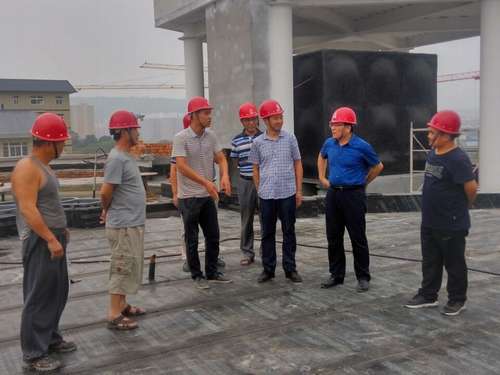 建设集团副总经理王明智一行深入澄合分公司渭南 西郊康桥双语幼儿园工地检查指导工作