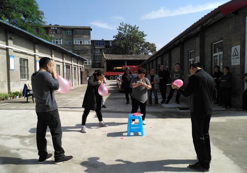 设备租赁中心迎“双节”活动乐嗨了
