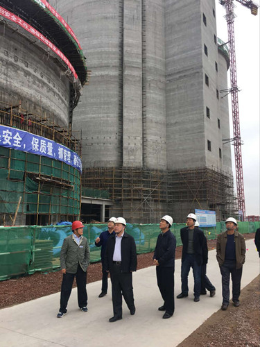 陕煤集团总经理助理、建设集团联合党委书记、董事长宁兴刚一行中秋节深入天工公司土建第二项目部走访慰问