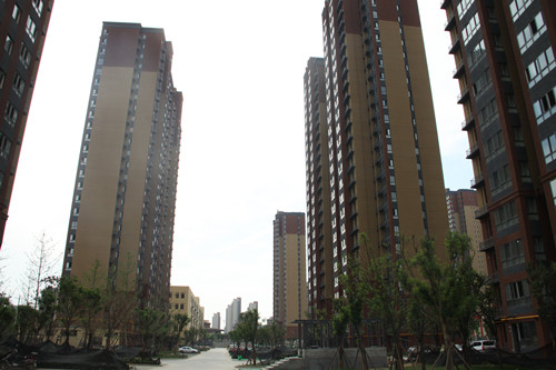 天工公司土建十一项目部承建的曲江羊头镇村安置小区1标段工程通过防雷接地、人防两项专项验收