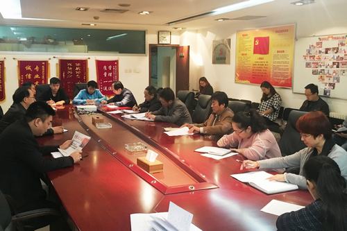 矿建二公司党员学习十九大精神每天从清晨开始