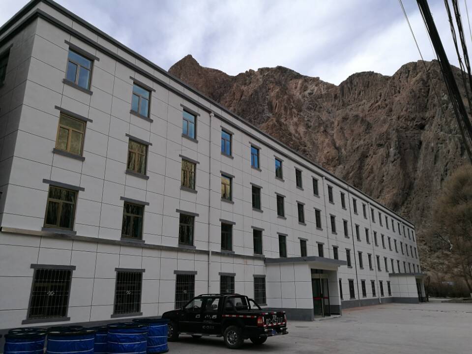 机电安装公司酒钢项目部宿舍楼维修工程顺利通过验收