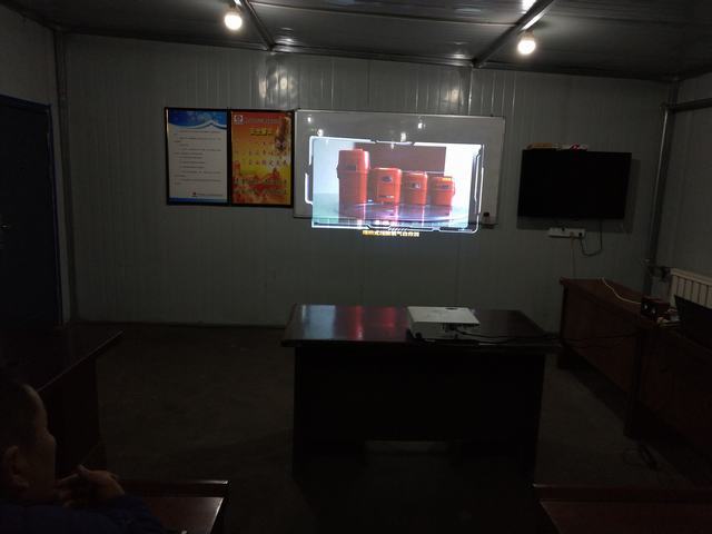 掘进公司曹家滩专题学习压缩氧自救器操作方法