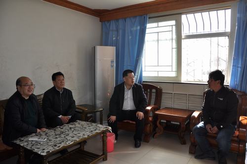 副总经理王宁莅临韩城分公司慰问困难职工