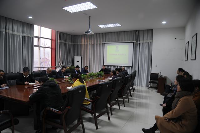 弘扬雷锋精神  争当铁军先锋