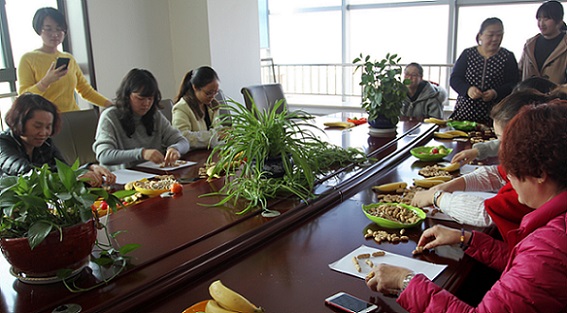 流光溢彩，情暖三•八