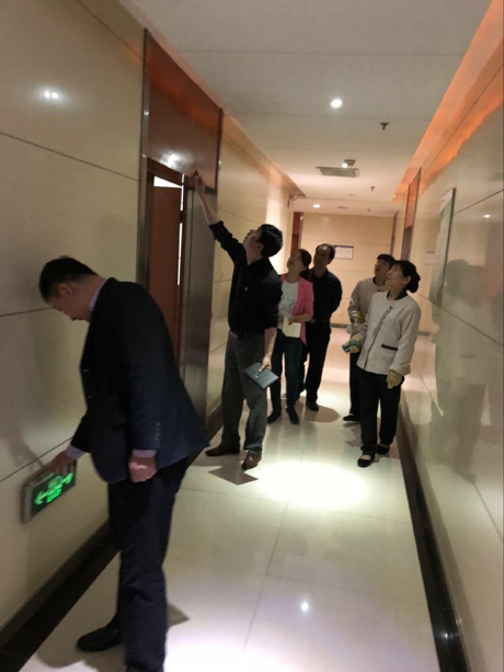 建设集团综合部开展机关办公楼卫生检查工作