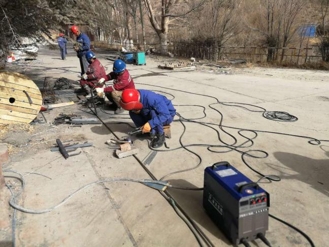 机电安装公司酒钢项目部直面挑战克难攻坚