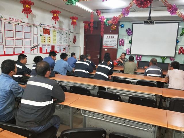 韩城分公司安装三项目部开展“自救器”培训为安全护航