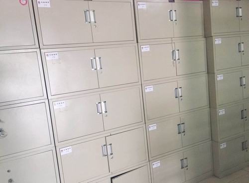 陕煤建设矿建二公司档案柜子“穿新衣”