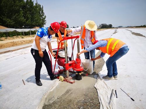 G242大荔县城过境段公路建设工程水稳底基层顺利通过交工验收