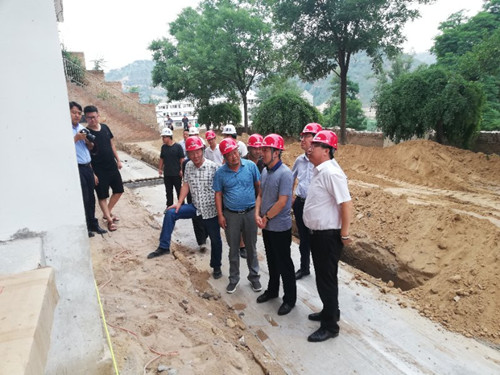 陕煤集团总经理助理、榆林合力产业扶贫公司董事长范京道莅临陕煤建设天工公司清涧红枣深加工项目视察指导工作