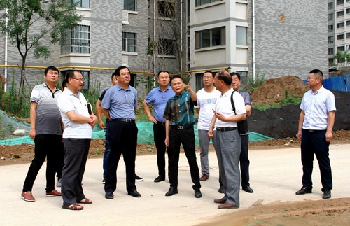 铜川矿业公司领导深入铜煤1#、2#小区施工现场回访检查项目建设工作