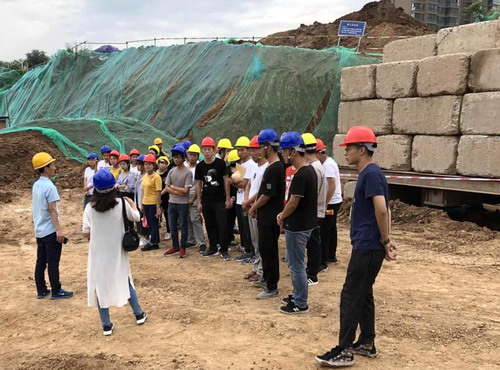 长安大学学生到陕煤建设铜川公司蓝山水岸项目进行参观学习