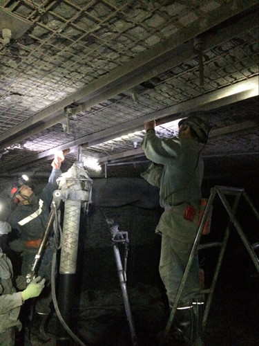 陕煤建设天工公司瑞能矿建项目部提前一周完成110运输顺槽回采搬家倒面