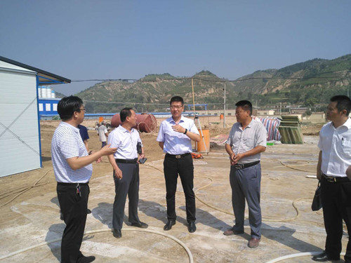 榆林合力产业扶贫公司总经理李勇一行莅临陕煤建设天工公司清涧红枣深加工项目检查指导工作