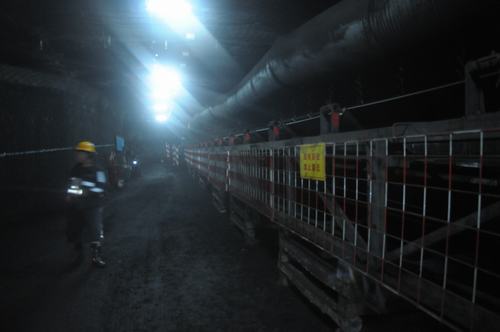 陕煤建设掘进公司：红柳林项目部44201外撤架巷超前完成掘支任务