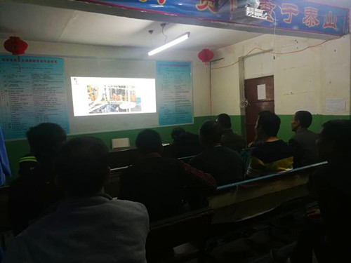 陕煤建设机电安装公司酒钢项目部喜购设备丰富职工文化生活