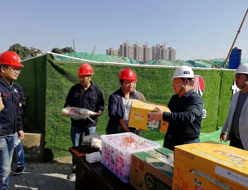 宁兴刚深入渭南片区工地慰问走访施工一线职工