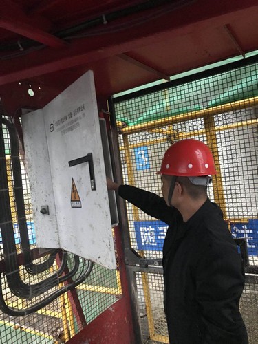 陕煤建设铜煤公司安全管理三把锁为“百日安全”护航保驾