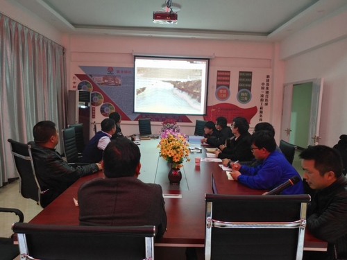 陕煤建设路桥分公司开展青工“夜校补习班”