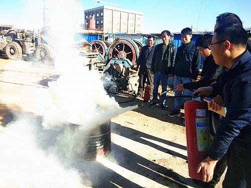 陕煤建设矿建二公司小保当三项目部开展火灾事故应急救援演练