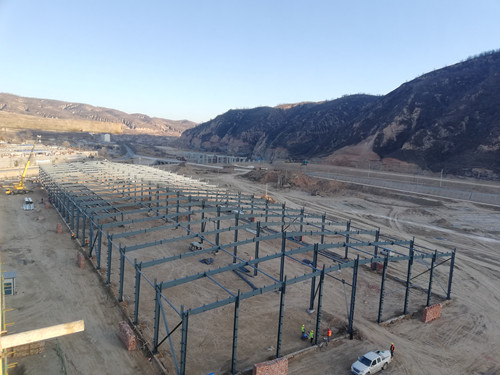 陕煤建设天工公司土建三部清涧北国枣业红枣深加工项目干制红枣车间工程钢结构主体框架完工