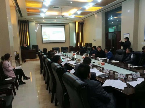 陕煤建设铜煤公司研发的“高空栈桥新型作业平台”项目顺利通过集团2019年度科研立项论证