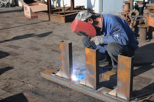 陕煤建设掘进公司：北翼项目部寒风中的“铁军”保障