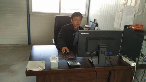 记陕煤建设澄合分公司首个公路项目默默奉献的建设者