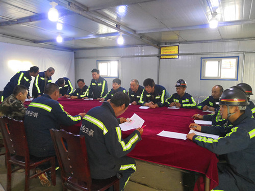 陕煤建设机电安装公司小保当项目部完成井下“管线质量标准化”整改