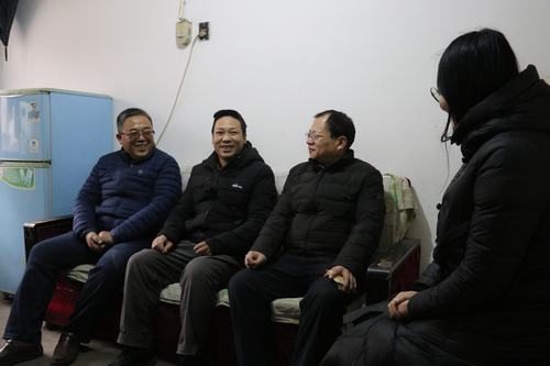 陕煤建设澄合分公司节前送温暖 真情暖人心