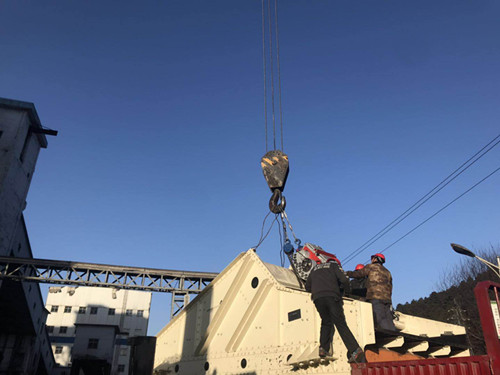 陕煤建设机电安装公司黄陵建庄工地：“干完，大年三十回家！”