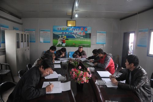 掘进公司开展全员反“三违”承诺活动