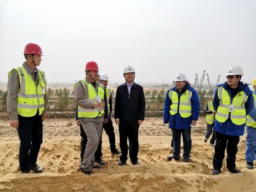 榆林化学公司执行董事宋世杰一行莅临陕煤建设铜煤公司煤炭分质利用制化工新材料示范项目厂前区土方平整项目现场检查指导工作