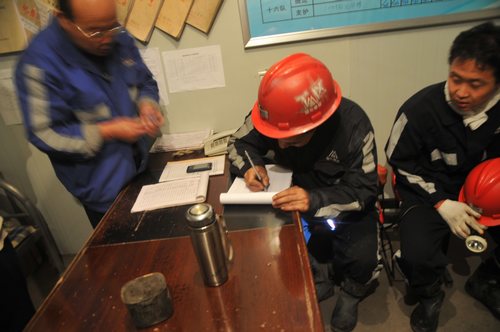 陕煤建设掘进公司：突击查带班 灵巧出击纠风肃纪