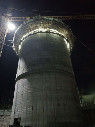 陕煤建设天工公司土建十部巧用LED灯带解决筒仓施工照明问题