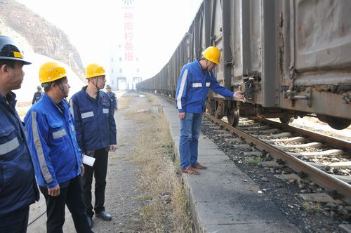 陕煤建设洗选煤运营公司：心系劳动者  “五一”进基层