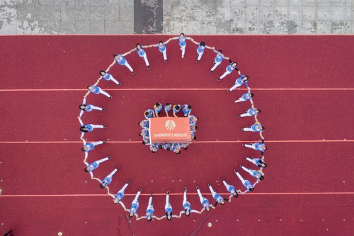 陕煤建设代表陕煤集团荣获陕西省国资委系统第二届职工健身运动会健步行“最美团队”奖